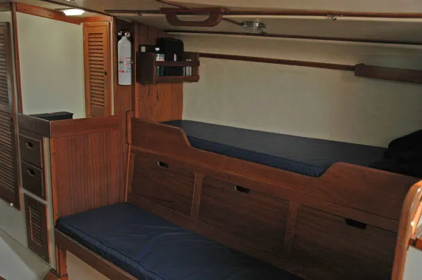 Slide: The Image of Tartan Sloop 1975 - 8