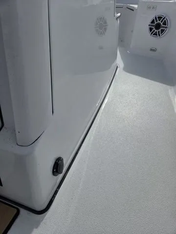 Slide: The Image of Sportsman Heritage 261 Center Console 2026 - 8