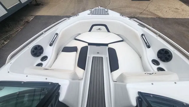 Slide: The Image of Monterey 224FS 2018 - 13