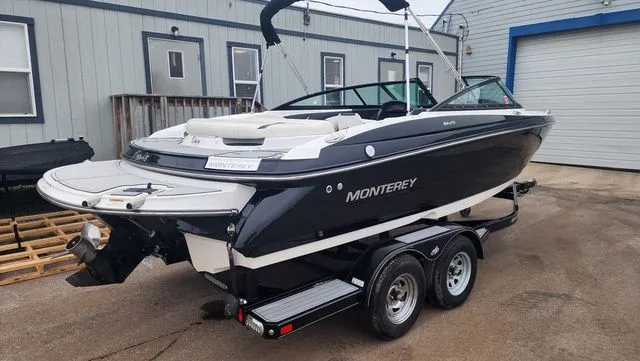 Slide: The Image of Monterey 224FS 2018 - 3