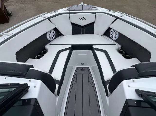 Slide: The Image of Monterey 218SS Super Sport 2023 - 10