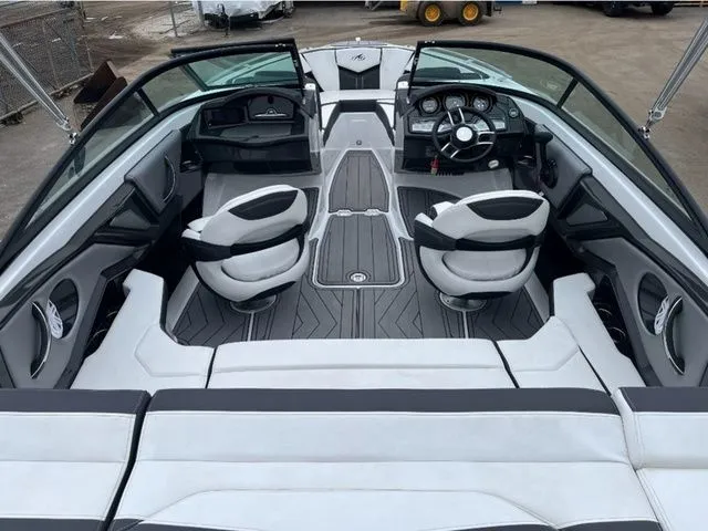 Slide: The Image of Monterey 218SS Super Sport 2023 - 8