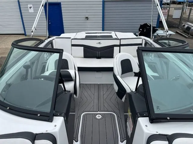 Slide: The Image of Monterey 218SS Super Sport 2023 - 9