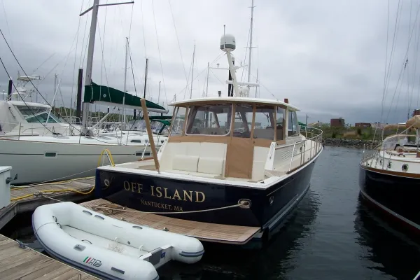 Slide: The Image of Grand Banks Eastbay HX 2003 - 9