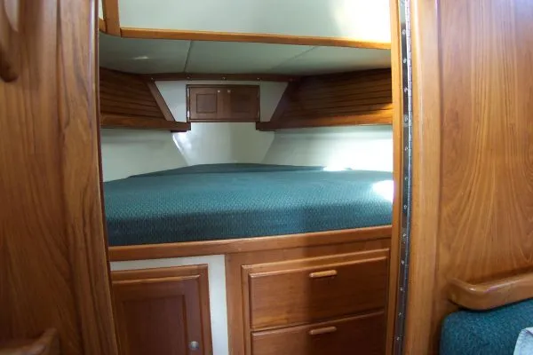 Slide: The Image of Pacific Seacraft Voyagemaker 1999 - 5