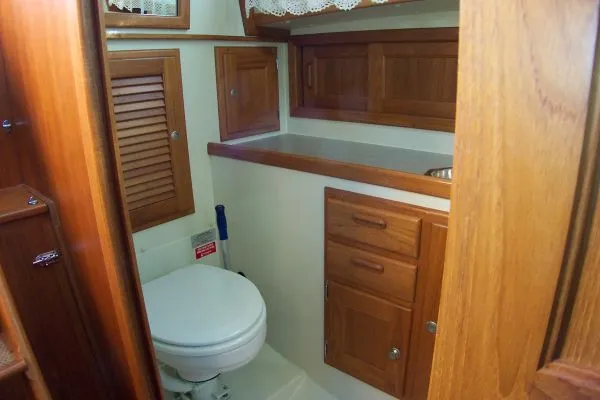 Slide: The Image of Pacific Seacraft Voyagemaker 1999 - 6