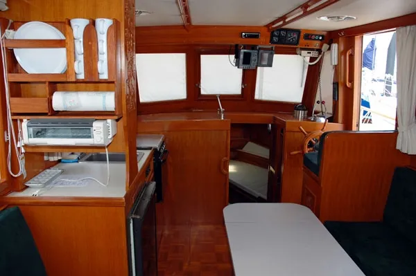 Slide: The Image of Marine Trader Double Cabin 1987 - 4