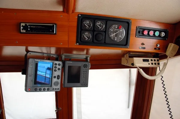 Slide: The Image of Marine Trader Double Cabin 1987 - 7