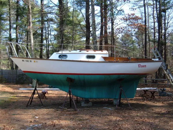 Slide: The Image of Cape Dory 1982 - 0