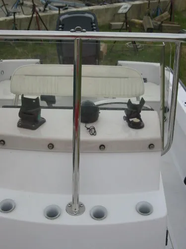 Slide: The Image of Boston Whaler OUTRAGE 1997 - 4