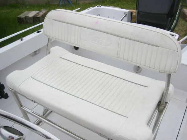Slide: The Image of Boston Whaler OUTRAGE 1997 - 5