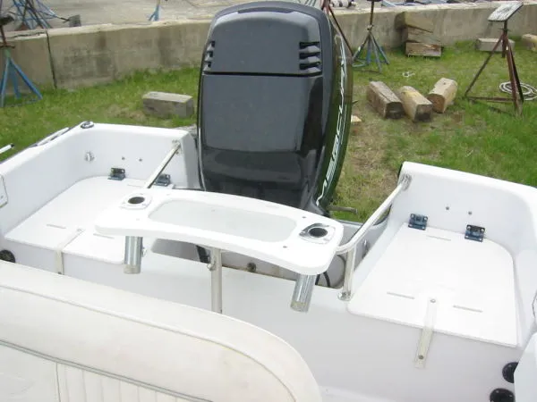 Slide: The Image of Boston Whaler OUTRAGE 1997 - 8