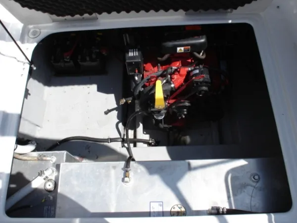 Slide: The Image of Crownline Boats 242 CR 2003 - 11