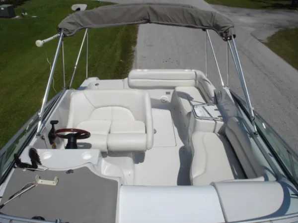 Slide: The Image of Crownline Boats 242 CR 2003 - 5