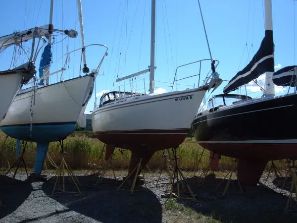 Slide: The Image of Catalina Tall Rig 1983 - 0