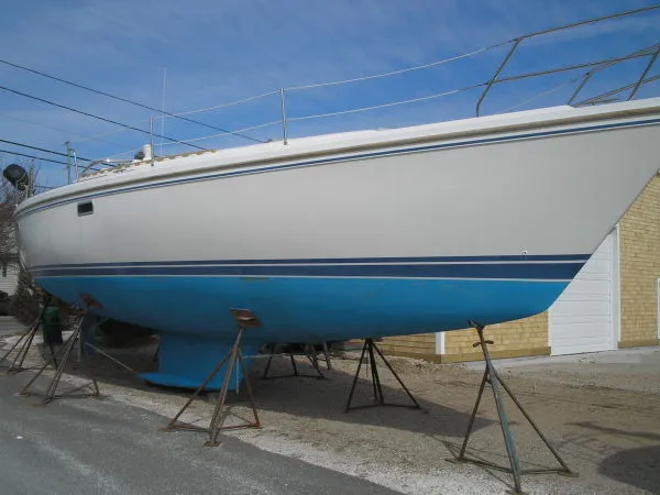 Slide: The Image of Catalina 42 Three Cabin 1991 - 0