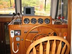 Slide: The Image of Mainship Trawler 2004 - 1