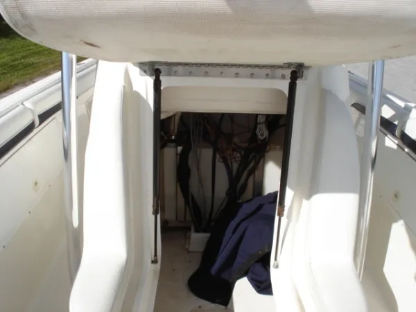 Slide: The Image of Wellcraft 302 SCARAB SPORT 1999 - 10
