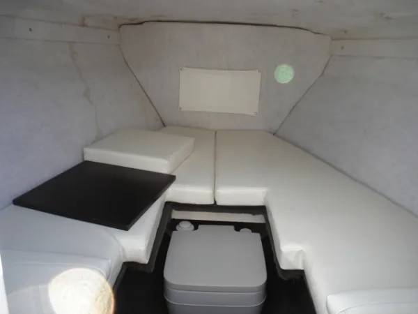 Slide: The Image of Wellcraft 302 SCARAB SPORT 1999 - 11