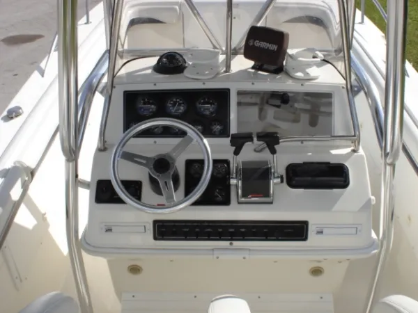 Slide: The Image of Wellcraft 302 SCARAB SPORT 1999 - 5