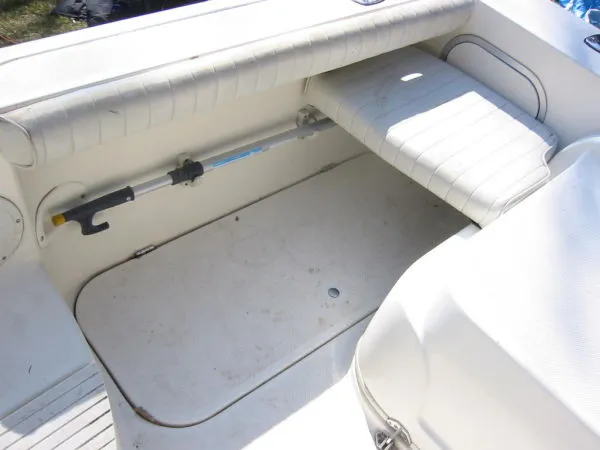 Slide: The Image of Bayliner Trophy 2052 2004 - 11