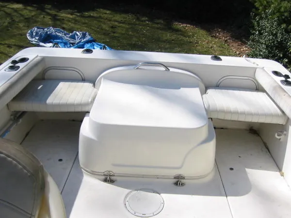 Slide: The Image of Bayliner Trophy 2052 2004 - 8