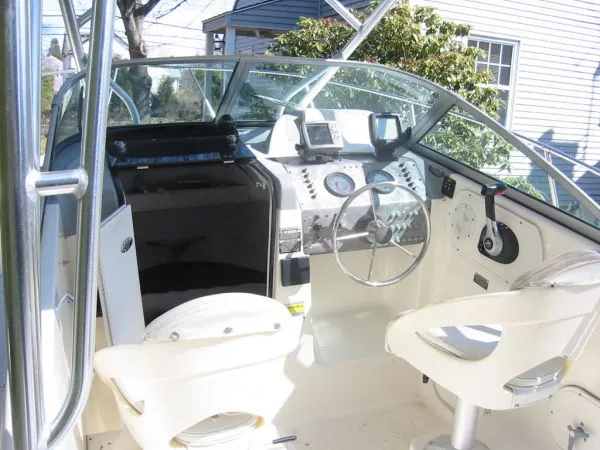 Slide: The Image of Bayliner Trophy 2052 2004 - 9
