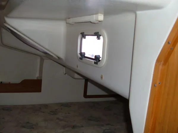 Slide: The Image of Catalina 320 1999 - 7