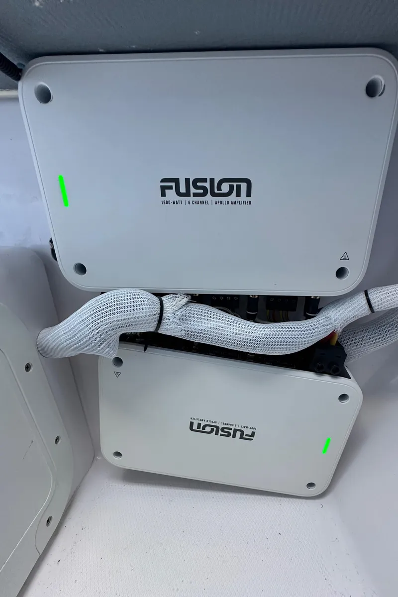 Slide: The Image of Fusion 1800 Watt Amps - 31