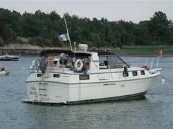 Slide: The Image of Carver Yachts 28 Riviera 1990 - 0