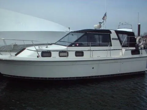 Slide: The Image of Carver Yachts 28 Riviera 1990 - 9