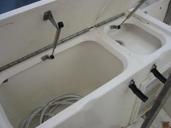 Slide: The Image of Pursuit 2470 Center Console 2003 - 4