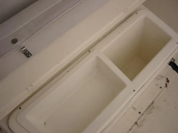 Slide: The Image of Pursuit 2470 Center Console 2003 - 8