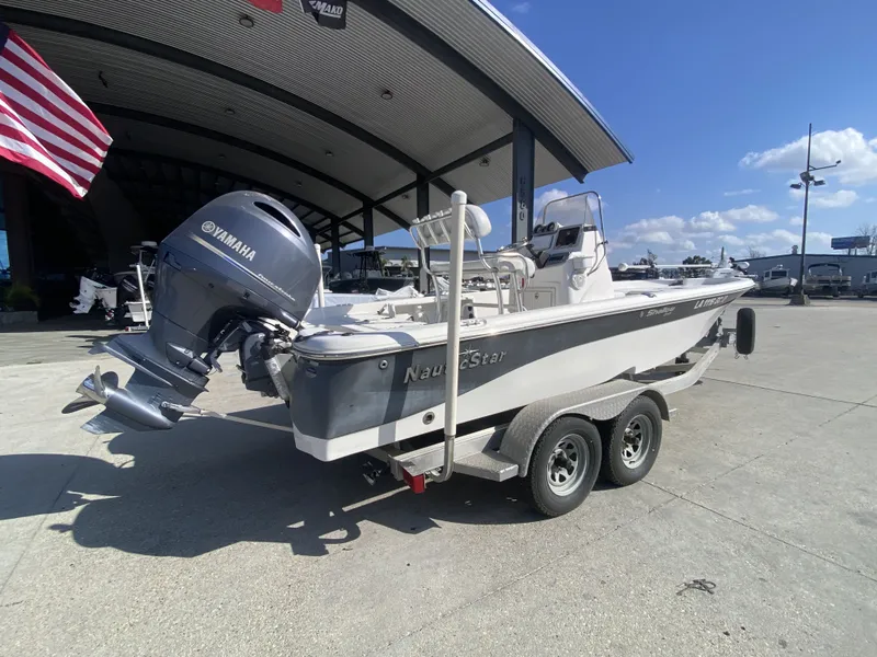 Slide: The Image of NauticStar 214 XTS Shallow Bay 2014 - 11