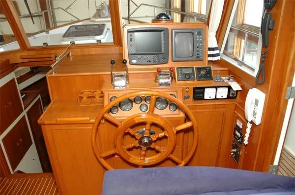 Slide: The Image of Grand Banks 42 Classic 2002 - 3