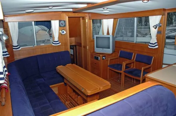 Slide: The Image of Grand Banks 42 Classic 2002 - 5