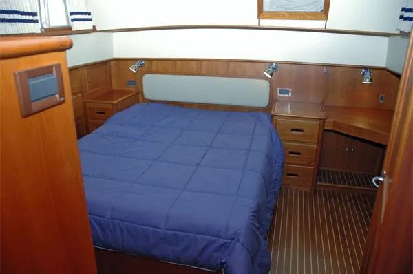 Slide: The Image of Grand Banks 42 Classic 2002 - 7