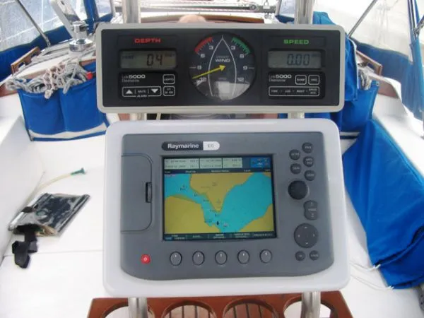 Slide: The Image of Catalina 34 Tall Rig 1989 - 10
