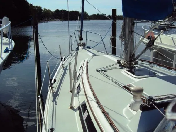 Slide: The Image of Catalina 34 Tall Rig 1989 - 11