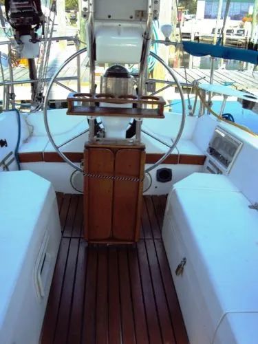 Slide: The Image of Catalina 34 Tall Rig 1989 - 3