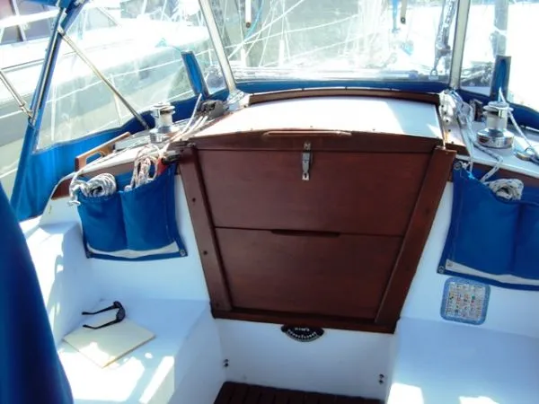 Slide: The Image of Catalina 34 Tall Rig 1989 - 4