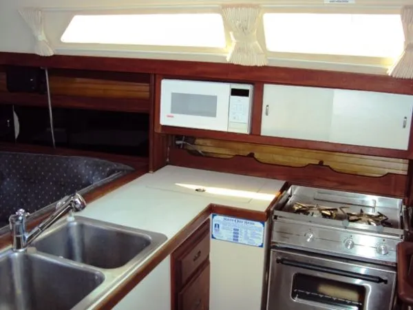 Slide: The Image of Catalina 34 Tall Rig 1989 - 8
