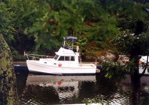 Slide: The Image of Cape Dory Flybridge Cruiser 1990 - 1