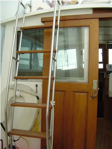 Slide: The Image of Cape Dory Flybridge Cruiser 1990 - 8
