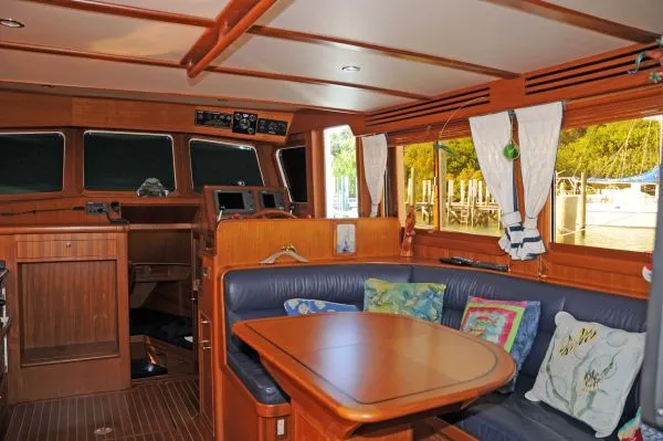 Slide: The Image of Selene Trawler 2007 - 10