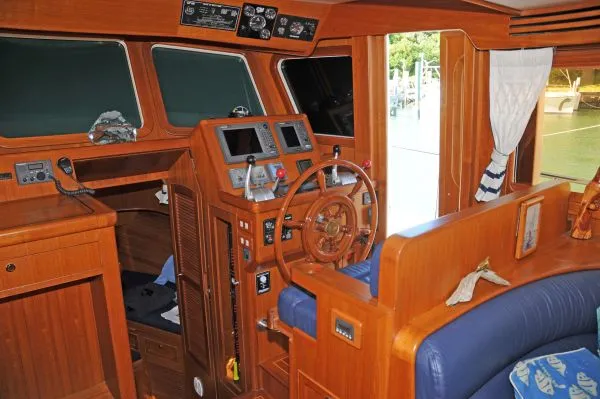 Slide: The Image of Selene Trawler 2007 - 11