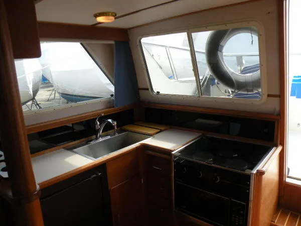 Slide: The Image of Tollycraft SPORT CRUISER 1988 - 10
