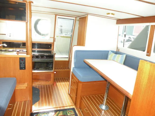 Slide: The Image of Tollycraft SPORT CRUISER 1988 - 5