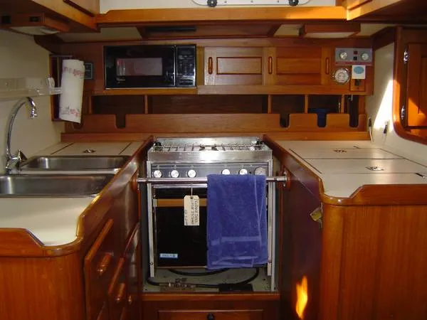 Slide: The Image of Valiant Cutter 1990 - 7