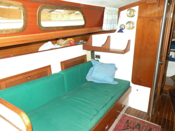 Slide: The Image of Hinckley Yachts Pilot 1968 - 5